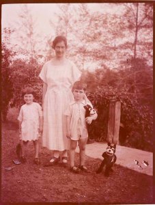 Felix neg woman & kids