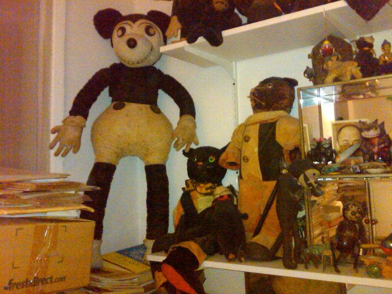 380089_2658533075509_1722100254_n