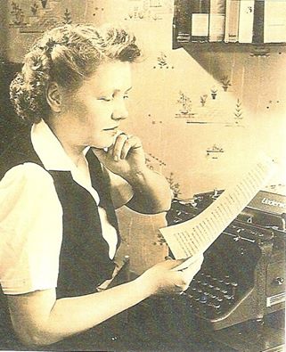 Margaret-at-her-typewriter-courtesy-of-Lindsay-Sutton-Stroh.jpg